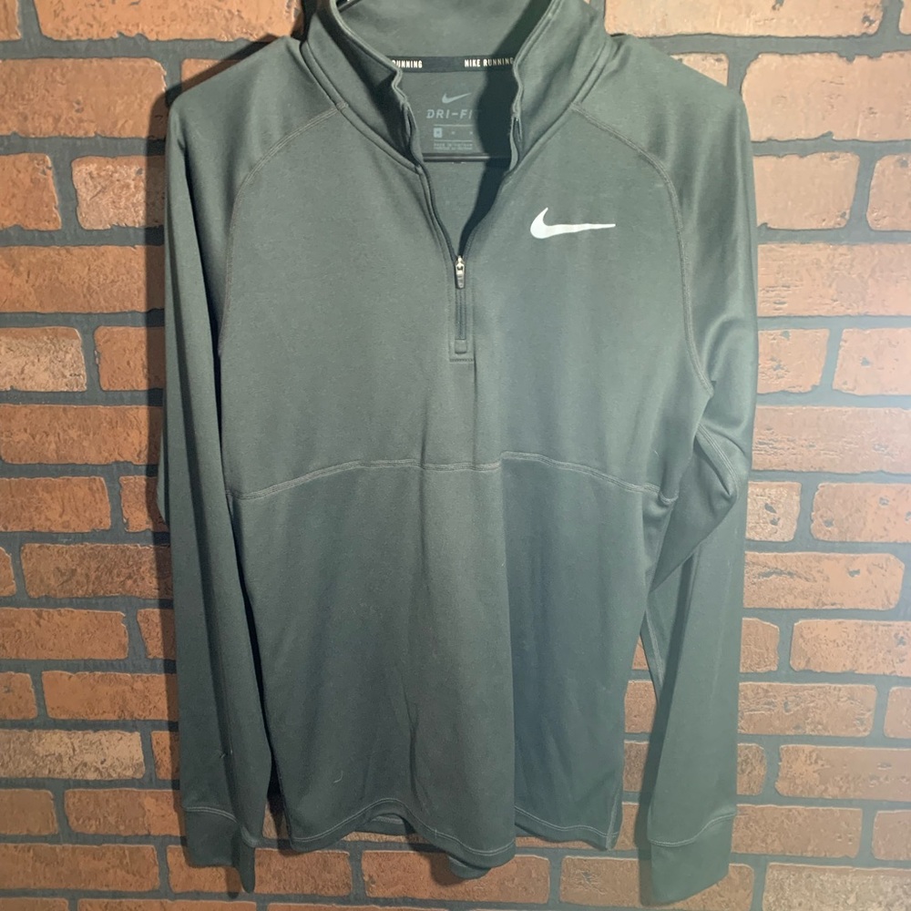 Mens Nike long sleeve dri fit size medium